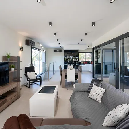 Vitoria 7th Hole By Sapvillas Villa *