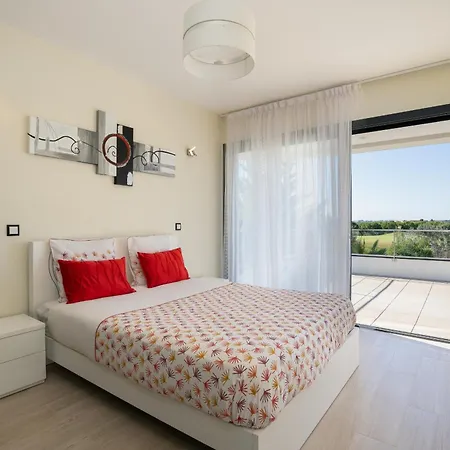 Vitoria 7th Hole By Sapvillas